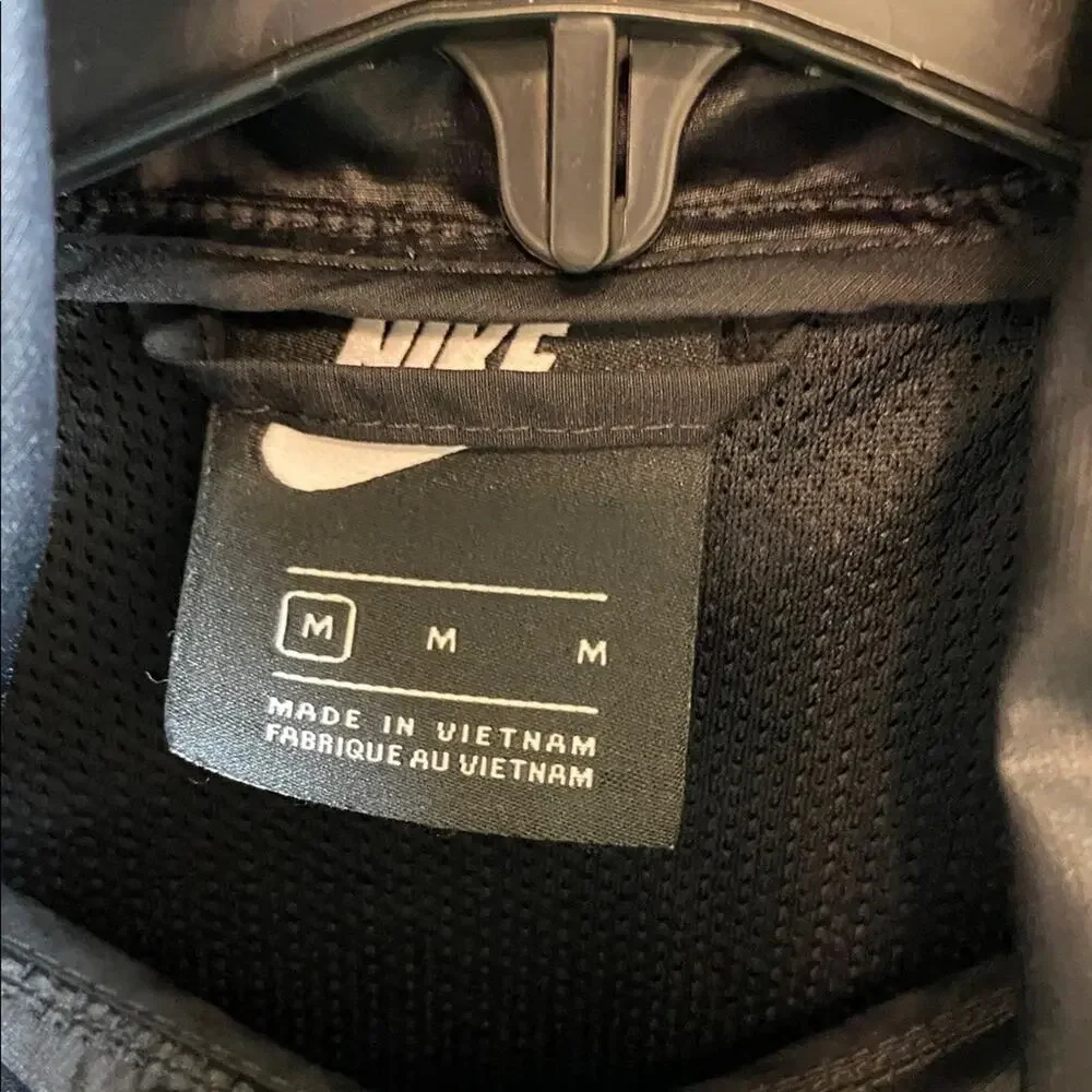 Nike Limited Edition for Barstool Sports Black Windbreaker Medium